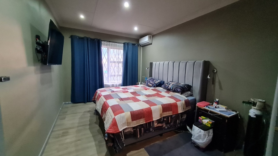 4 Bedroom Property for Sale in Dana Bay Western Cape